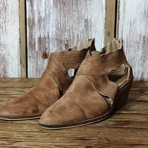Cowgirlcore Let's See Style Los Angeles Suede cutout bootie with heel zipper 6